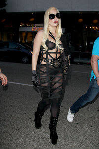 029421974_LadyGagaLipSeeThrough6_122_593lo.jpg