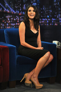 cecily strong in al tonight show 02.jpg