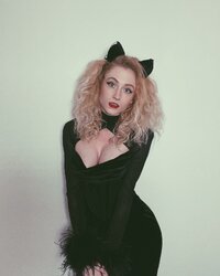janetdevlinofficial_323144897_140930518774109_5692150896185540998_n.jpg