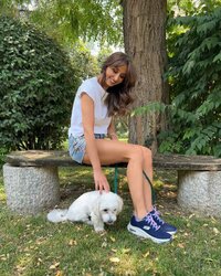 Photo by Benedetta Parodi on June 30, 2023. May be an image of 1 person, Maltese, Pekinese and...jpg