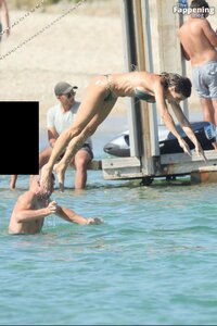 Elisabetta-Canalis-Sexy-The-Fappening-Blog-31.jpg