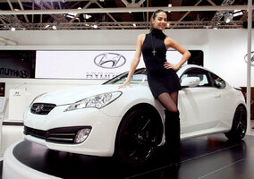 laura-barriales-madrina-della-hyundai-genesis-coup-cs63_1.jpg